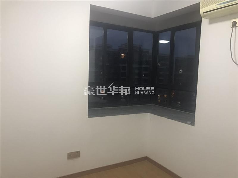 次卧