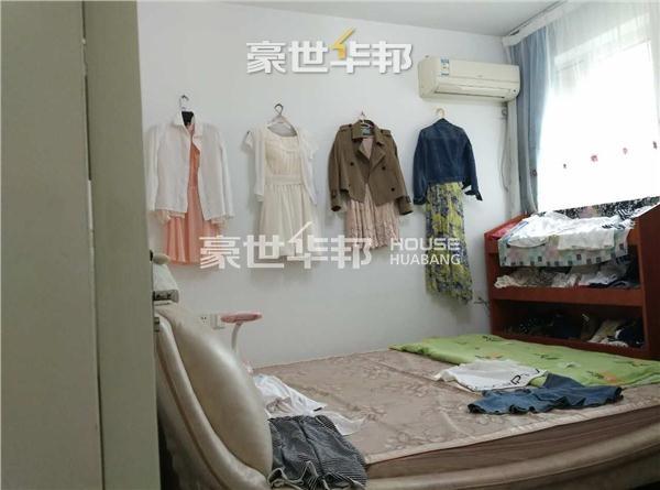 次卧