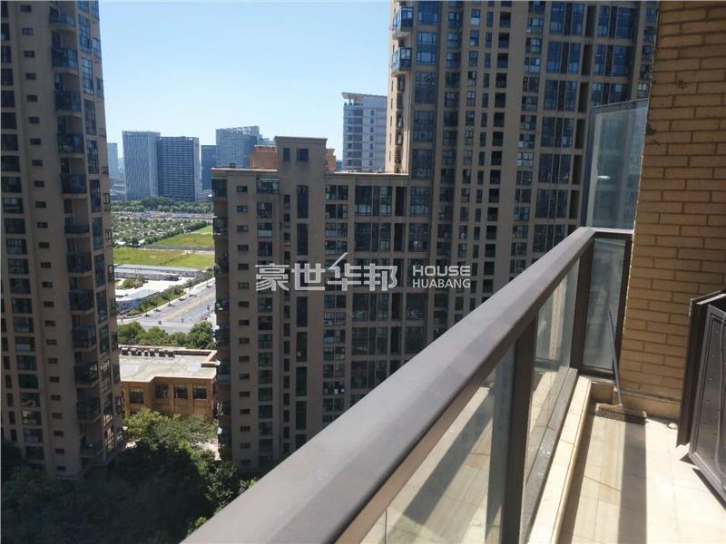 0㎡ 户型:3房1厅 扫一扫,手机浏览 小区名称:所在区域:滨江彩虹城