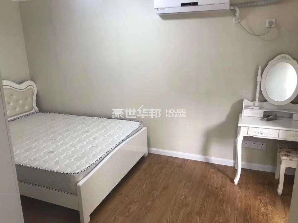 次卧