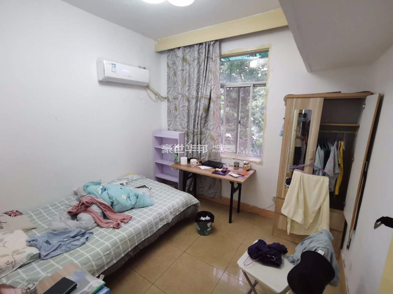 次卧